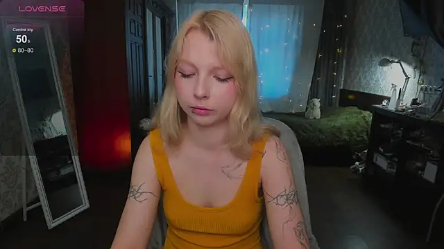 Snapshot of yourlovelyeve chatting on April 2026 01:05:02 PM yourlovelyeve online show from April 2026 01:05:02 PM