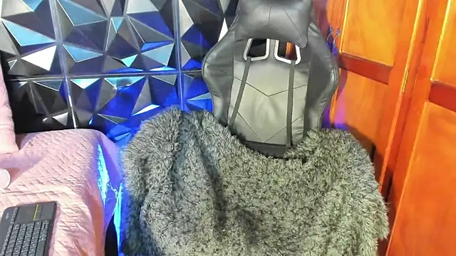 liia marin online show from February 2026 04:08:01 AM