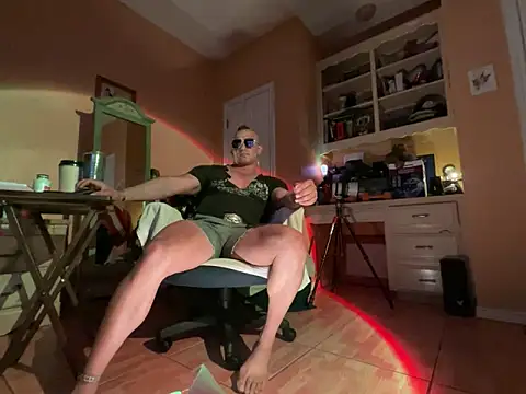 Snapshot of daddydonkey84 chatting on May 2026 04:54:01 AM daddydonkey84 online show from May 2026 04:54:01 AM