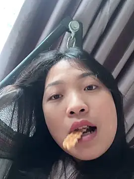 Snapshot of Lyn-be99 chatting on February 2026 02:27:02 AM Lyn-be99 online show from February 2026 02:27:02 AM