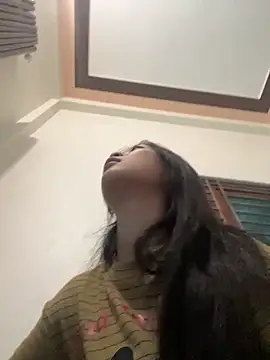 Snapshot of Lyn-be99 chatting on February 2026 12:42:02 AM Lyn-be99 online show from February 2026 12:42:02 AM