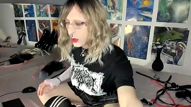 Snapshot of Miaxma chatting on April 2026 05:07:01 PM Miaxma online show from April 2026 05:07:01 PM