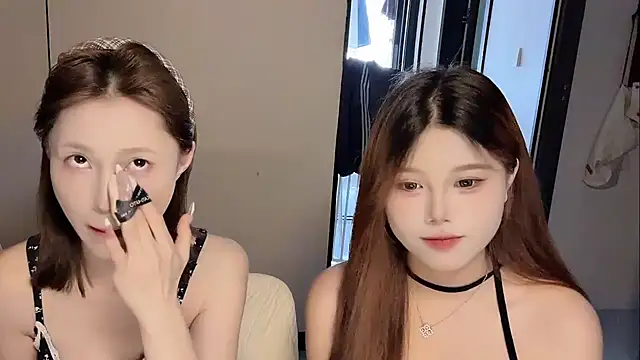 Snapshot of yu-33 chatting on April 2026 04:40:01 AM yu-33 online show from April 2026 04:40:01 AM