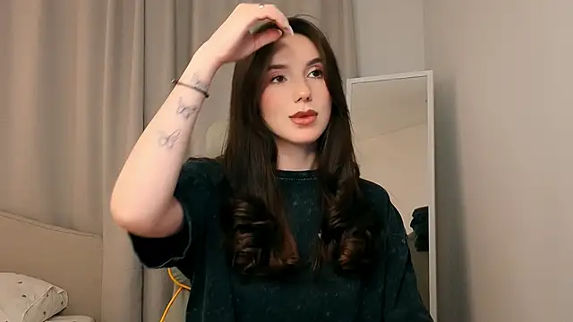 ssandralovin online show from April 2026 07:47:01 PM