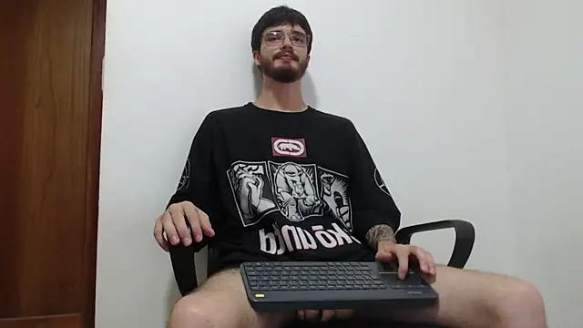 Snapshot of joseh0se chatting on April 2026 09:48:01 PM joseh0se online show from April 2026 09:48:01 PM