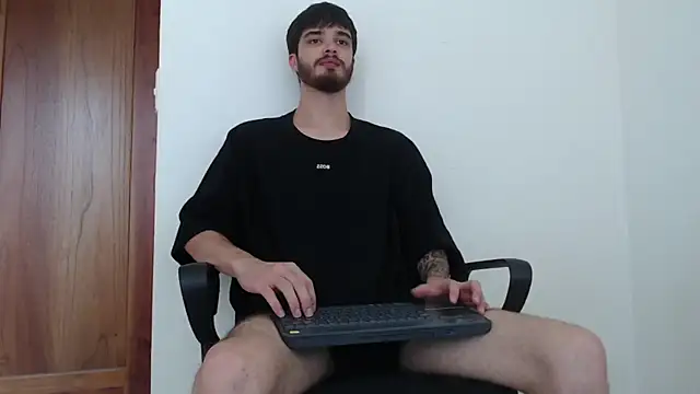 Snapshot of joseh0se chatting on April 2026 03:46:02 PM joseh0se online show from April 2026 03:46:02 PM