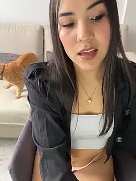 Mayka sex online show from March 2026 04:35:01 PM