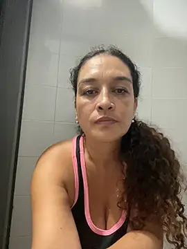 Snapshot of Rosalinda_77 chatting on July 2026 04:44:01 PM Rosalinda 77 online show from July 2026 04:44:01 PM