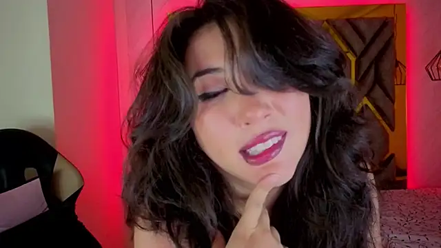 Luvienne online show from February 2026 07:28:01 PM