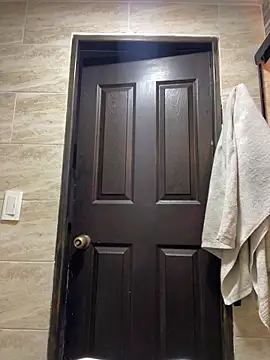 Maximuz1920 online show from April 2026 07:25:01 PM