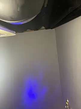 Maximuz1920 online show from April 2026 03:34:02 AM