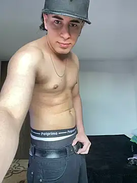 Maximuz1920 online show from June 2026 10:54:01 PM