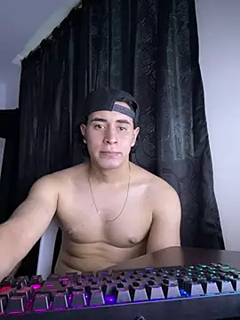Maximuz1920 online show from July 2026 11:18:02 PM