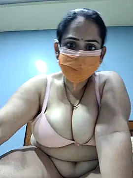 diyam4002 online show from February 2026 11:44:02 AM