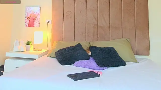 LANA LARSEN online show from March 2026 11:38:01 AM