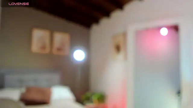 SalomeStorm  online show from April 2026 01:48:02 PM