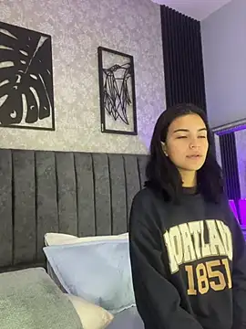 bliinkii and luka  online show from February 2026 12:56:02 PM