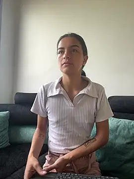 bliinkii and luka  online show from April 2026 12:28:01 PM