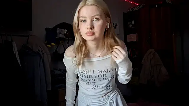 ChongTreece online show from March 2026 07:13:01 AM