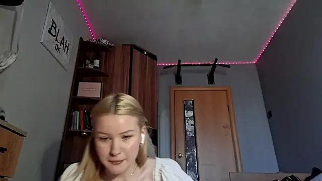 ChongTreece online show from April 2026 06:11:01 AM