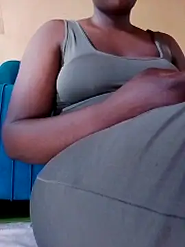 Snapshot of Charodine chatting on April 2026 07:42:02 AM Charodine online show from April 2026 07:42:02 AM