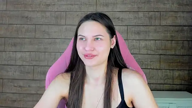 Snapshot of AliceVersal chatting on March 2026 04:29:04 AM AliceVersal online show from March 2026 04:29:04 AM