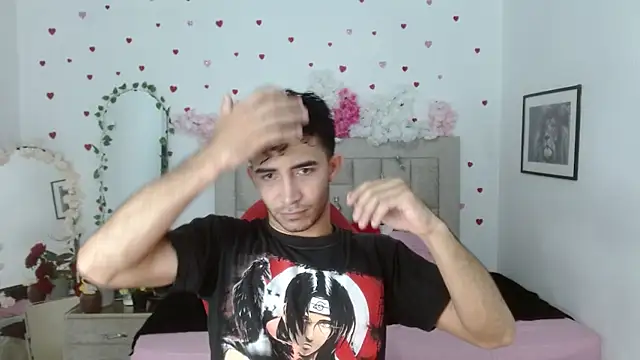 Snapshot of Caius_fox chatting on April 2026 11:33:01 AM Caius fox online show from April 2026 11:33:01 AM