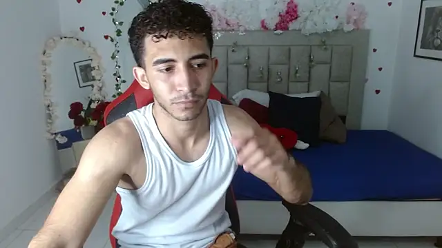 Snapshot of Caius_fox chatting on April 2026 11:18:02 AM Caius fox online show from April 2026 11:18:02 AM