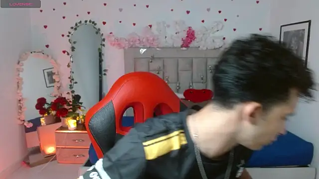 Snapshot of Caius_fox chatting on April 2026 11:29:01 AM Caius fox online show from April 2026 11:29:01 AM