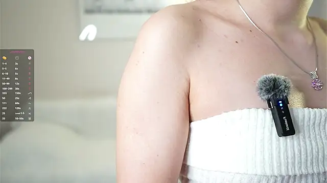 LoraLynn online show from March 2026 11:47:01 AM