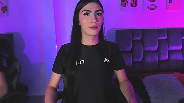 Isabella Moon9 online show from April 2026 12:17:01 PM