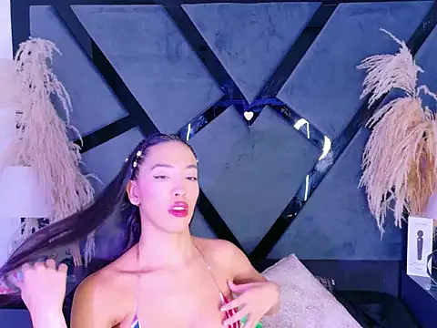 KylieWhitee online show from March 2026 01:25:01 PM