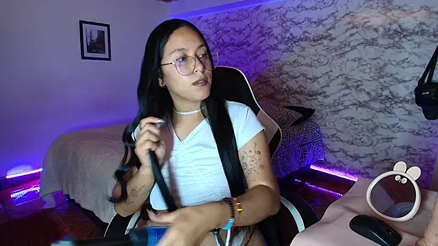 Camila IRoose online show from March 2026 09:08:01 PM