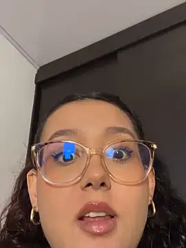 Snapshot of kittysophie_ chatting on February 2026 11:03:02 PM kittysophie online show from February 2026 11:03:02 PM