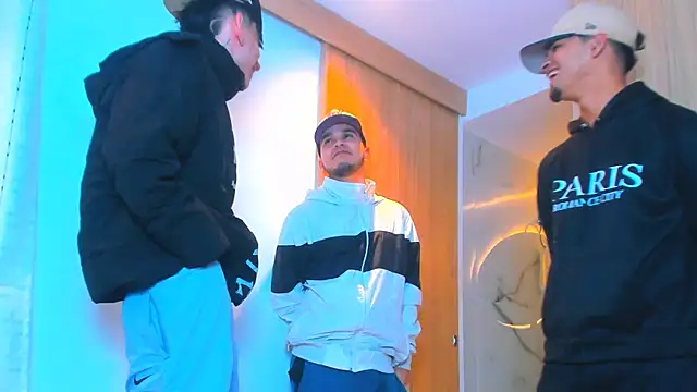 Snapshot of TheBatMansion chatting on February 2026 07:36:02 AM TheBatMansion online show from February 2026 07:36:02 AM