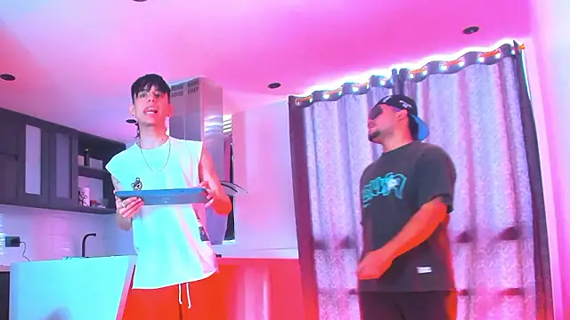 Snapshot of TheBatMansion chatting on February 2026 08:05:01 PM TheBatMansion online show from February 2026 08:05:01 PM