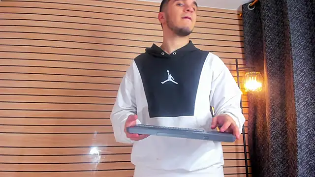 TheBatMansion online show from April 2026 01:42:02 AM