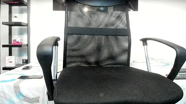 milo cruz  online show from April 2026 05:06:01 AM