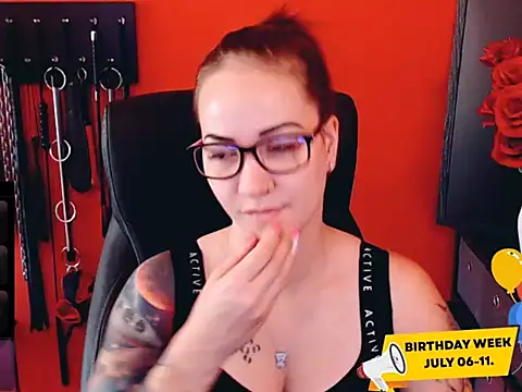 Snapshot of _MissJaneWarren_ chatting on June 2026 07:13:01 AM MissJaneWarren online show from June 2026 07:13:01 AM