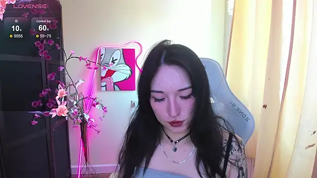 AliceeinWonderlanddd online show from February 2026 06:40:02 AM