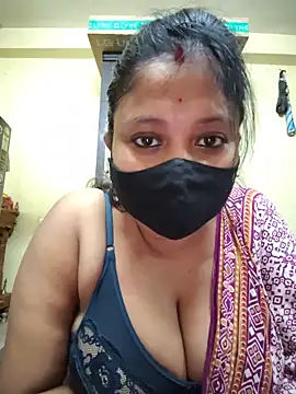 Snapshot of Curvy_Trisha chatting on June 2026 01:21:02 PM Curvy Trisha online show from June 2026 01:21:02 PM