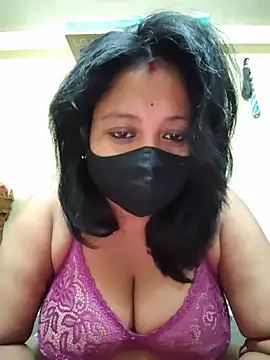Snapshot of Curvy_Trisha chatting on June 2026 03:32:02 PM Curvy Trisha online show from June 2026 03:32:02 PM