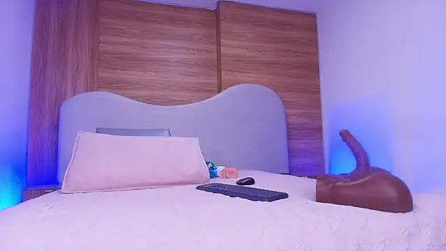 Snapshot of shaina_adams chatting on March 2026 11:54:01 AM shaina adams online show from March 2026 11:54:01 AM