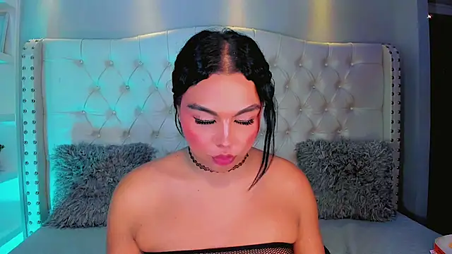 Maia Hotts online show from July 2026 04:19:01 AM