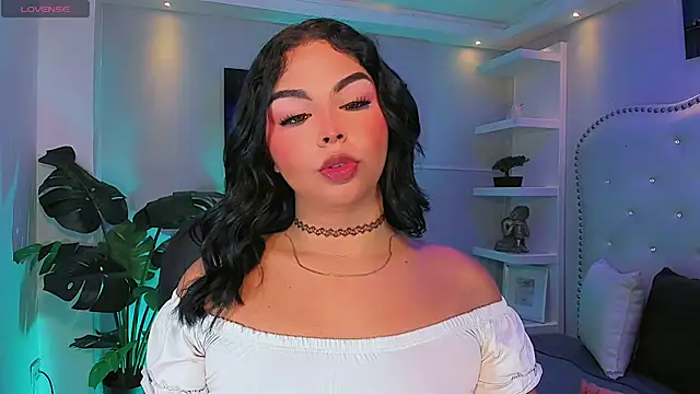 Maia Hotts online show from July 2026 08:04:02 PM