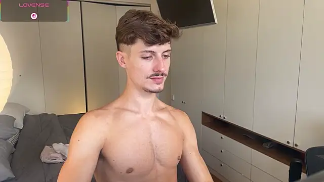 vitoraugustoxxx online show from March 2026 07:21:02 PM