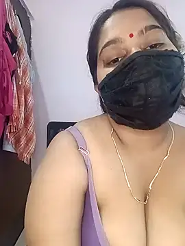 Snapshot of Aliya_Hott chatting on April 2026 05:25:02 AM Aliya Hott online show from April 2026 05:25:02 AM