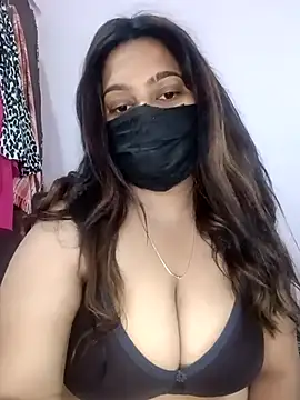 Snapshot of Aliya_Hott chatting on April 2026 04:35:01 AM Aliya Hott online show from April 2026 04:35:01 AM