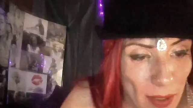 Snapshot of Paradice7 chatting on February 2026 07:48:01 AM Paradice7 online show from February 2026 07:48:01 AM