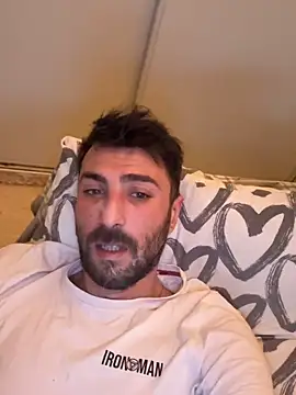 Snapshot of Aliiiix chatting on March 2026 07:40:01 PM Aliiiix online show from March 2026 07:40:01 PM